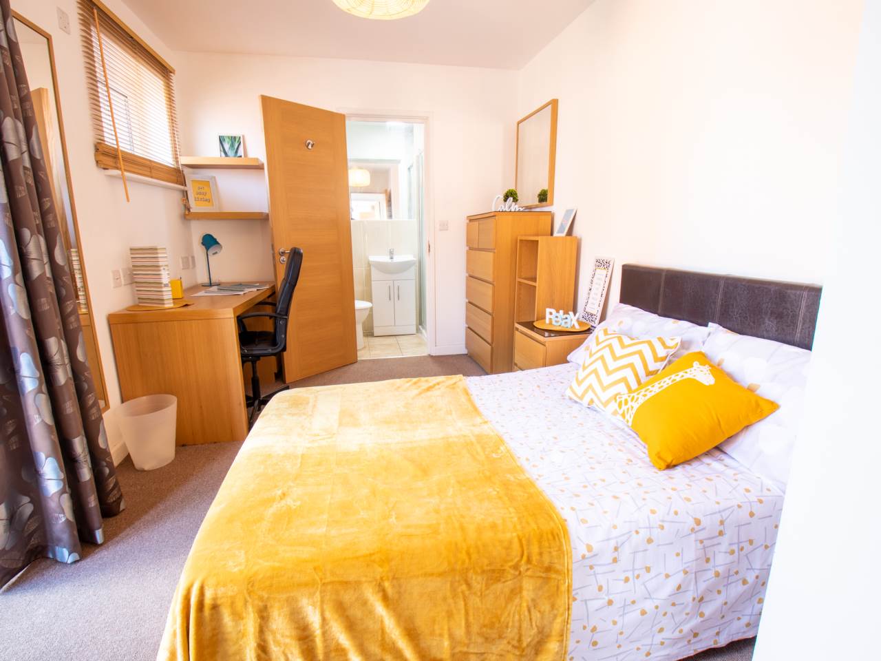 Room Saxton Street in Gillingham