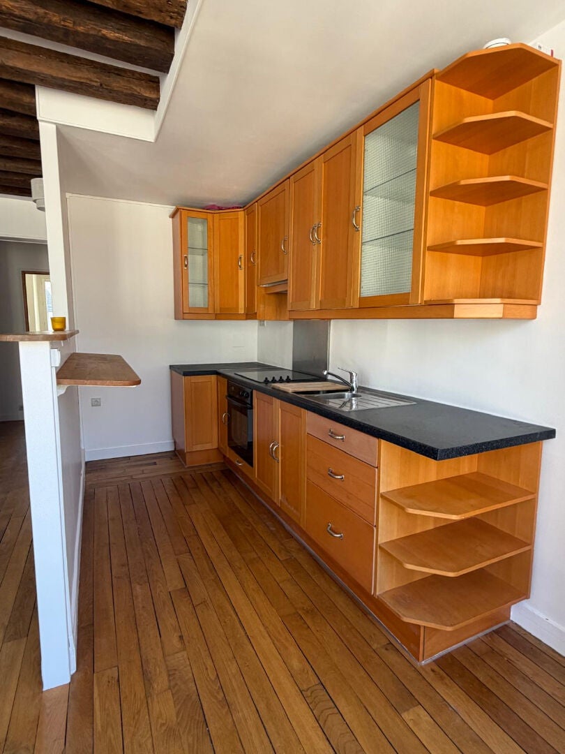 Flat Rue de Satory in Versailles