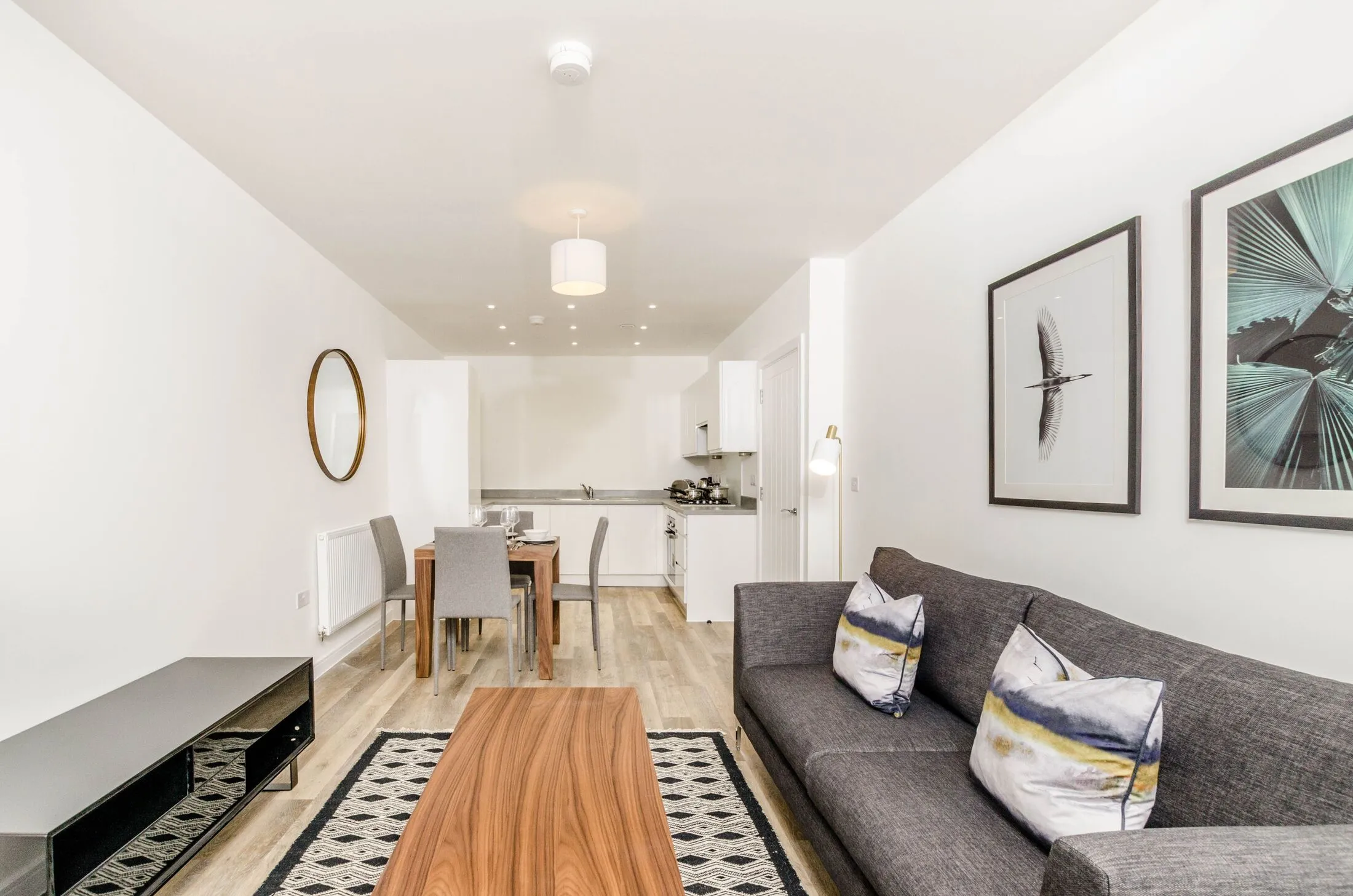 Flat Walnut Tree Close in Guildford