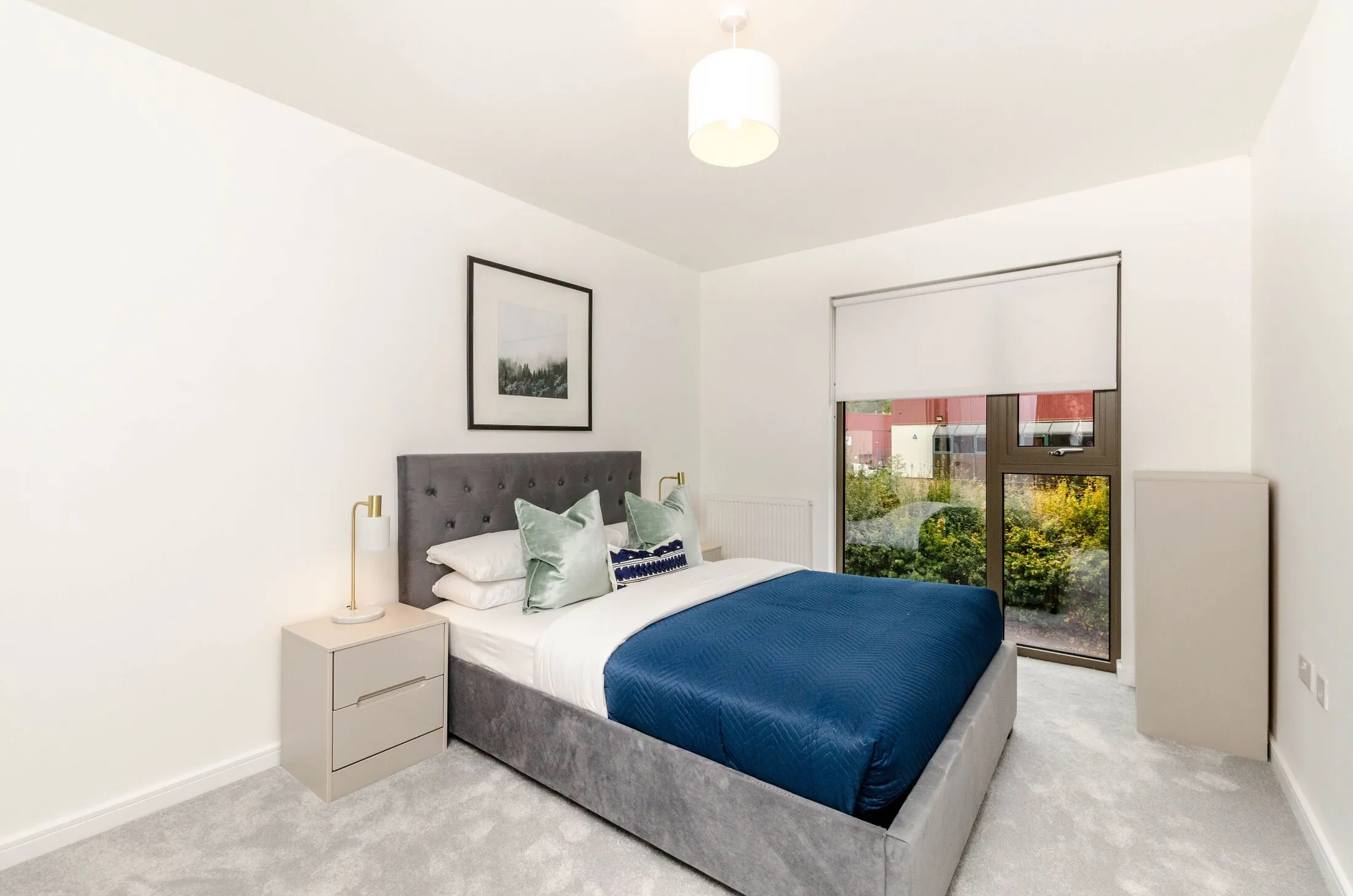 Flat Walnut Tree Close in Guildford