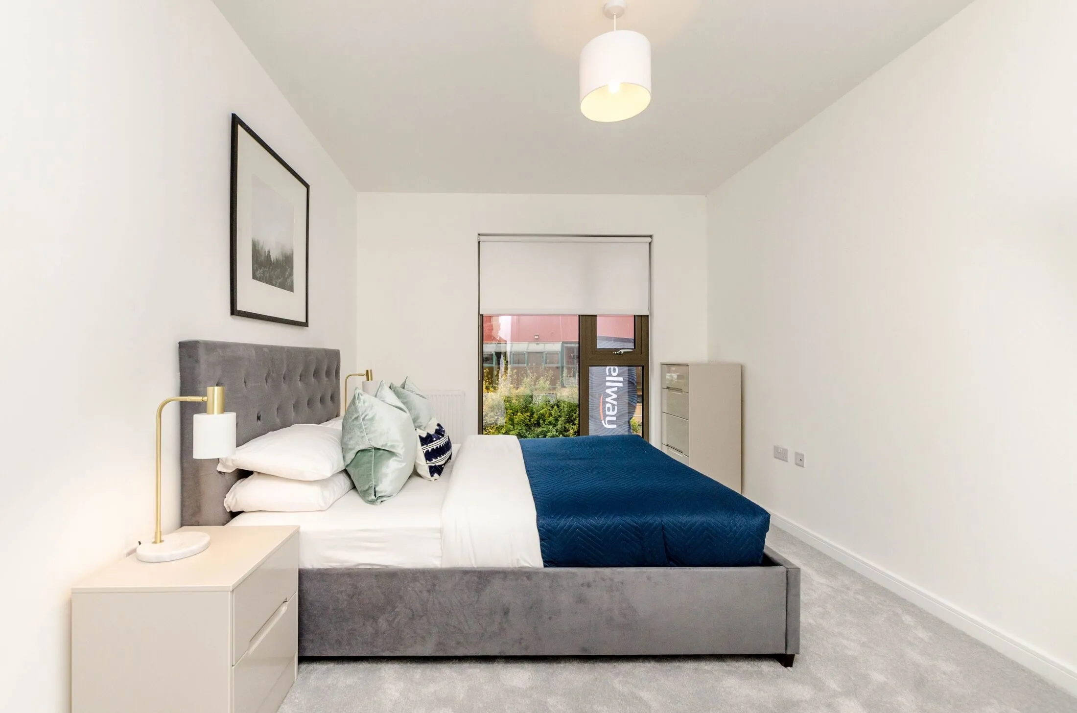 Flat Walnut Tree Close in Guildford