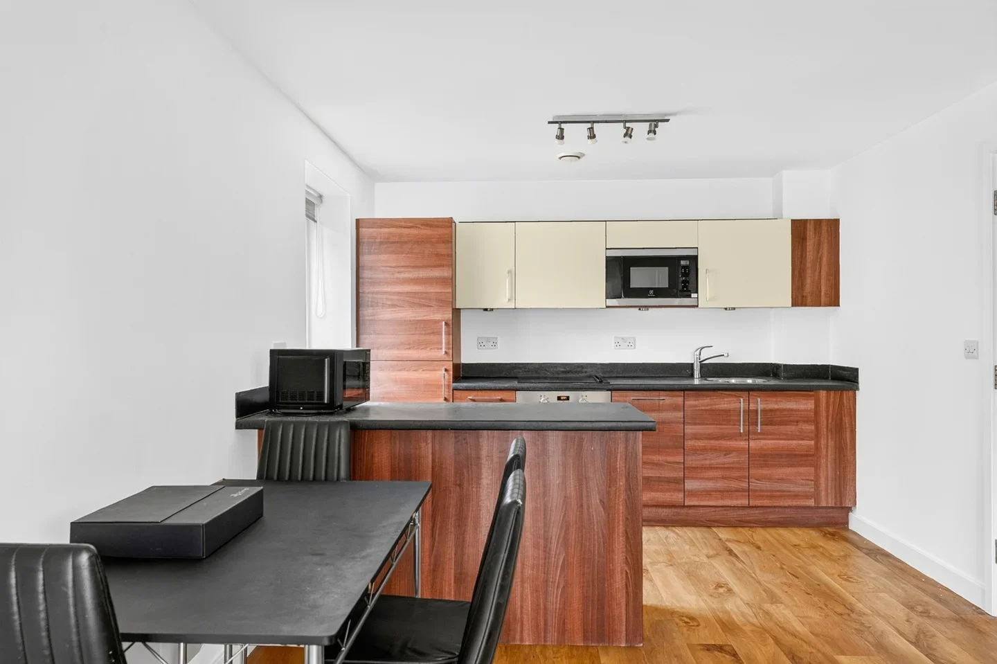 Flat Park Lodge Avenue in Greater London