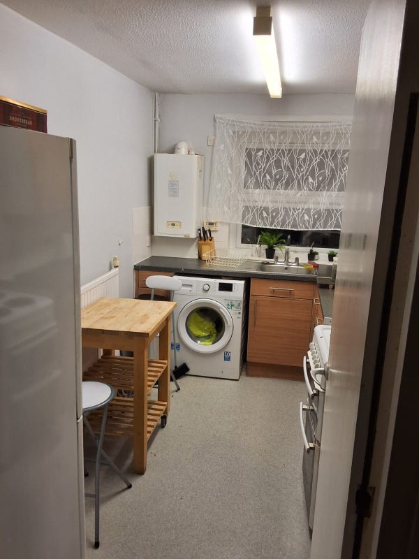 Room Benwick Close in Greater London