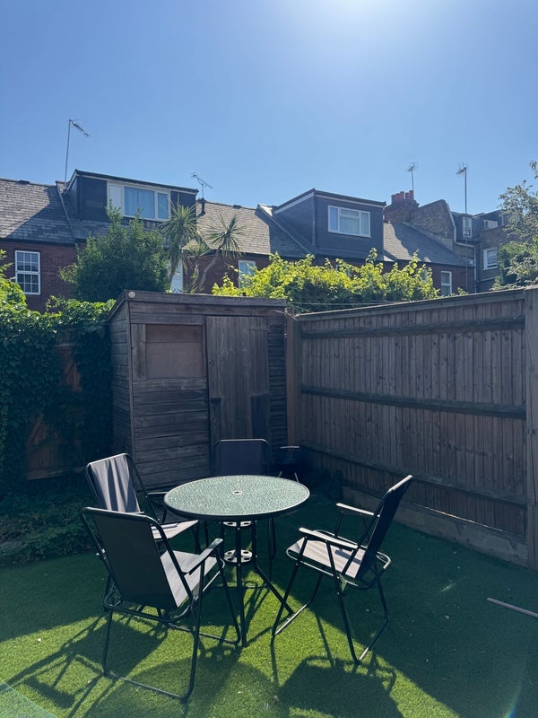 Room Dorothy Road in Greater London