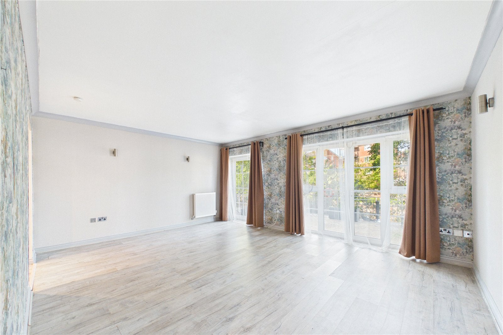 Flat Katesgrove Lane in Reading