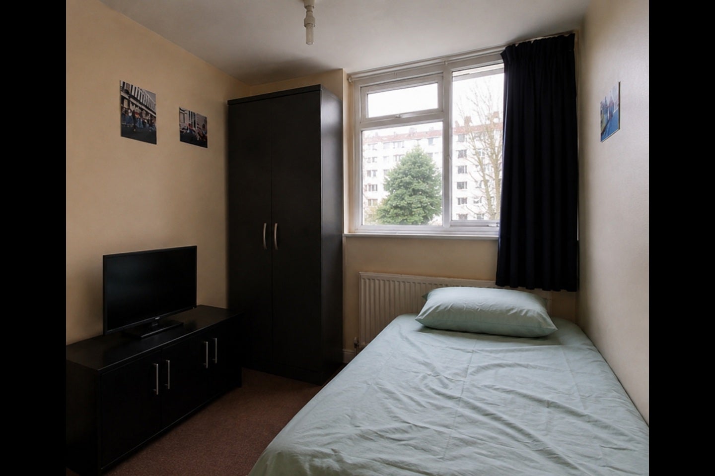 Room St James's Crescent in Greater London