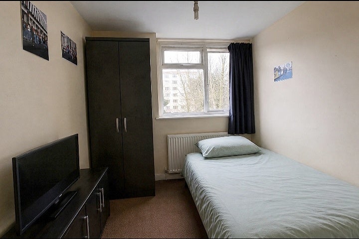 Room St James's Crescent in Greater London
