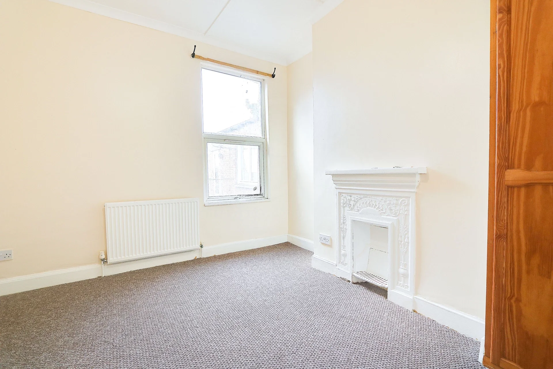 Flat Lenham Road in Greater London