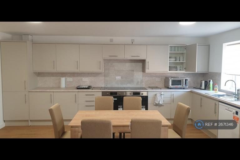 Room Garron Lane in South Ockendon