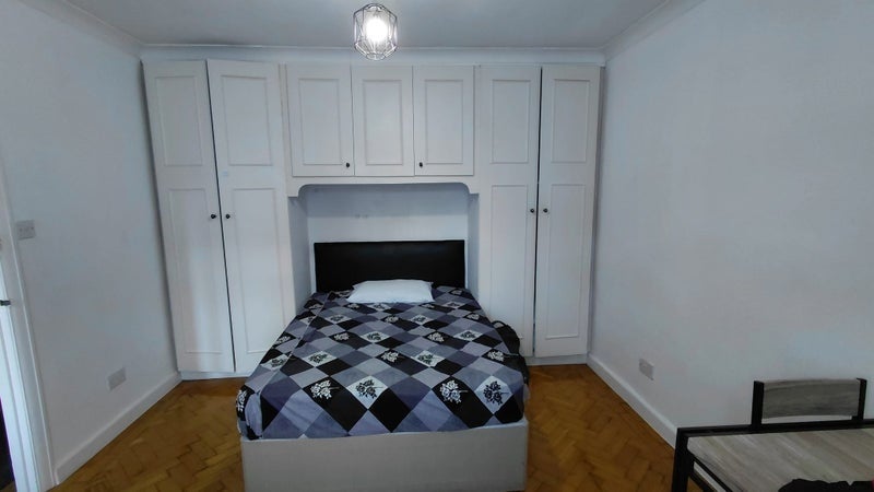 Room Warkworth Gardens in Greater London