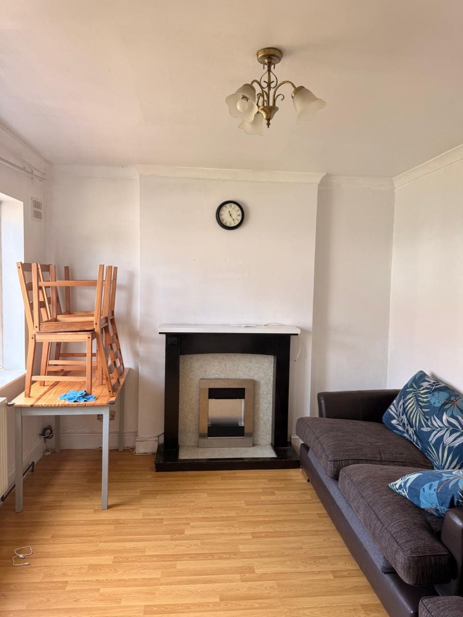 Flat Fairfield Drive in Greater London