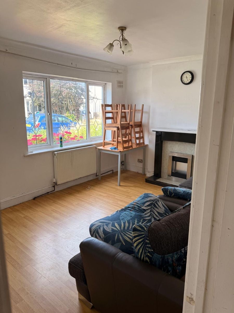 Flat Fairfield Drive in Greater London