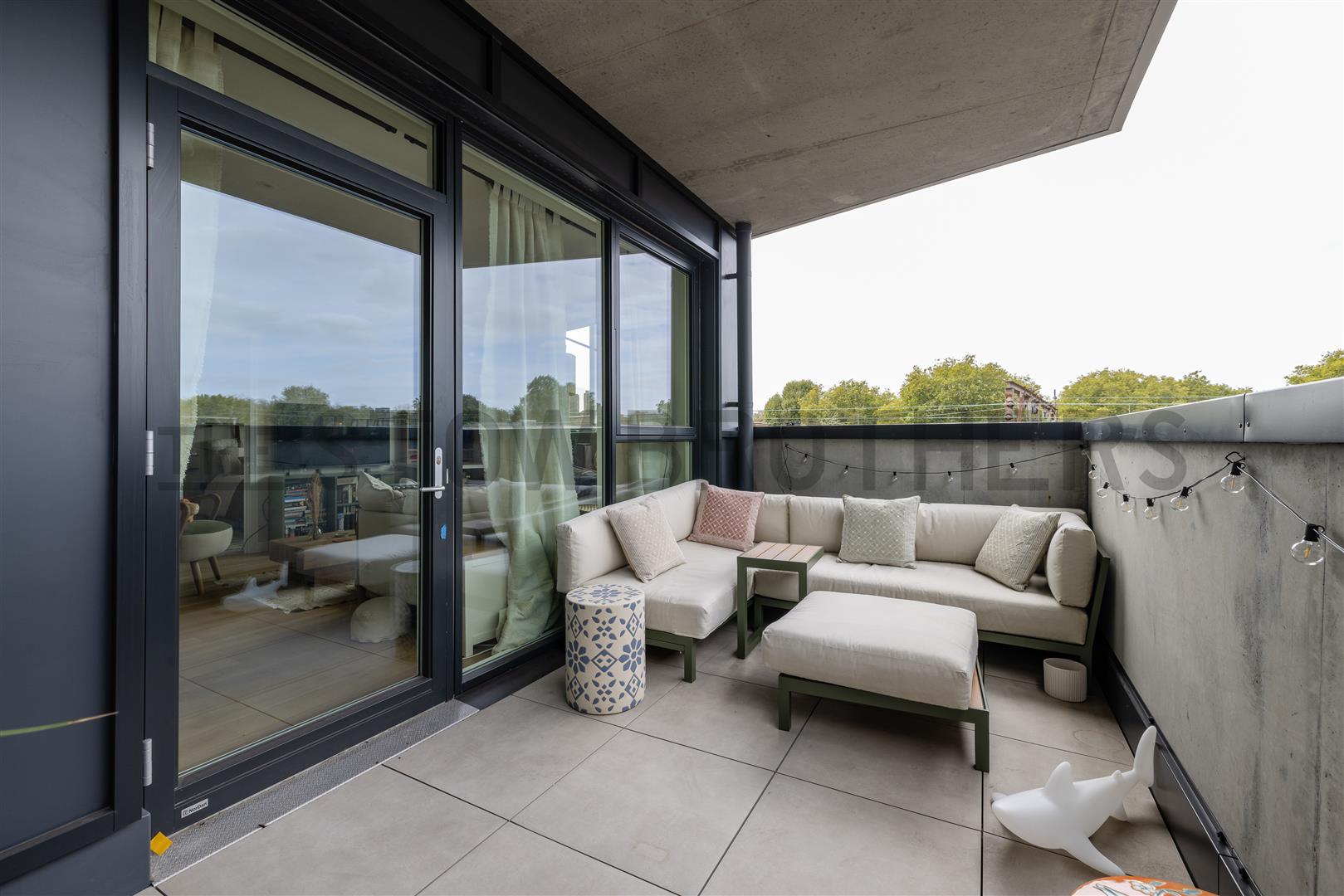 Flat Mentmore Terrace in Greater London