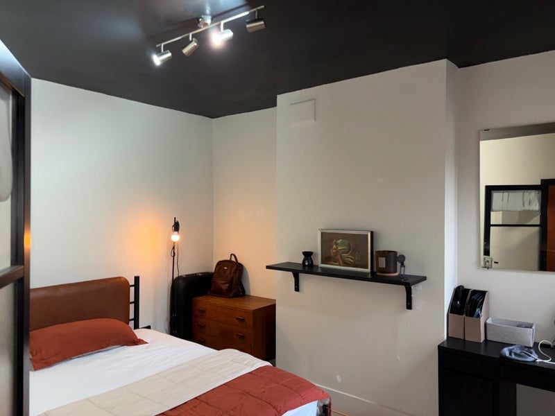 Room Ambergate Street in Greater London