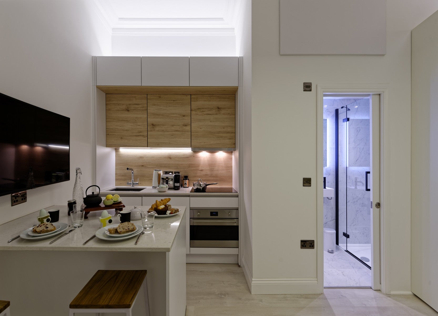 Flat Linden Gardens in Greater London