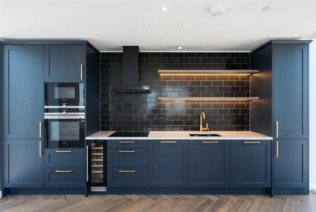 Flat Pennington Quay Walk in Greater London