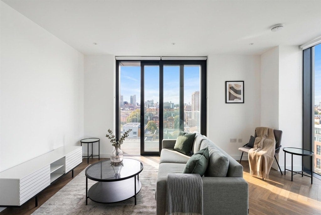 Flat Pennington Quay Walk in Greater London