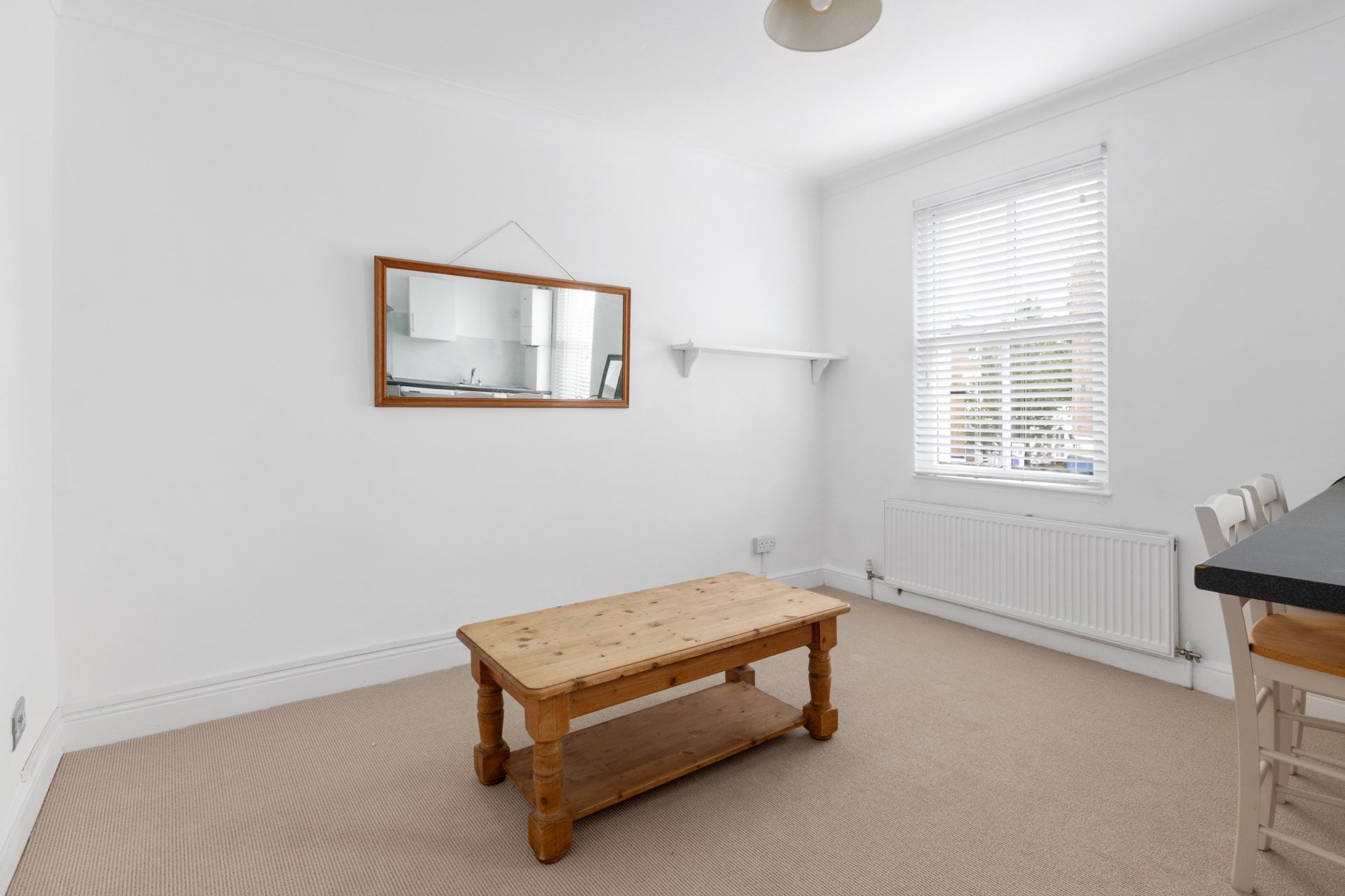 Flat Blythe Road in Greater London