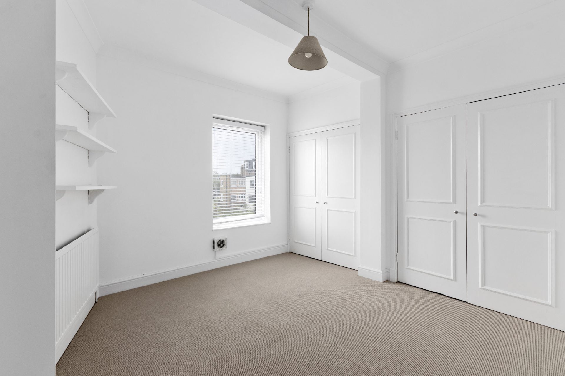Flat Blythe Road in Greater London