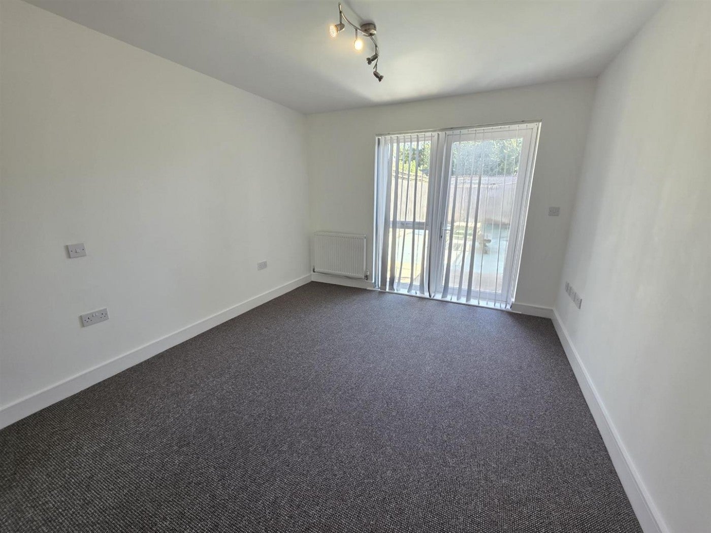 Flat Louisa Oakes Close in Greater London
