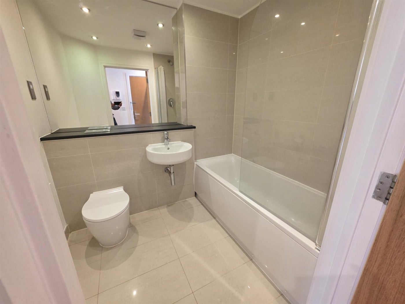 Flat Louisa Oakes Close in Greater London