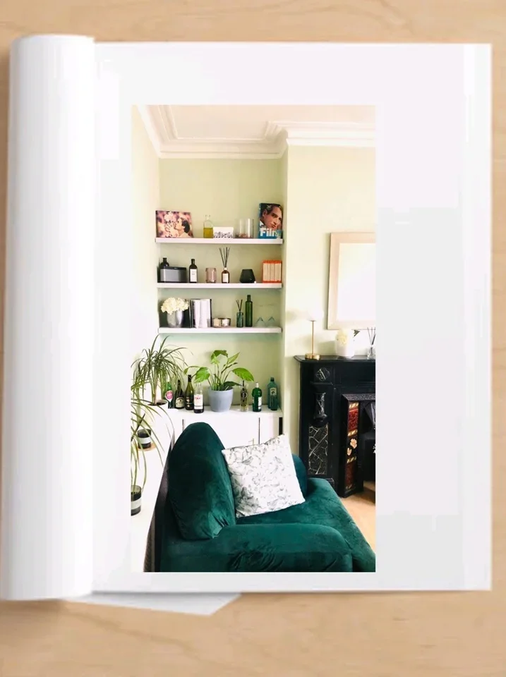 Room Harvist Road in Greater London