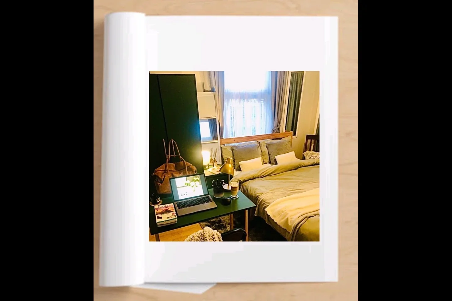 Room Harvist Road in Greater London