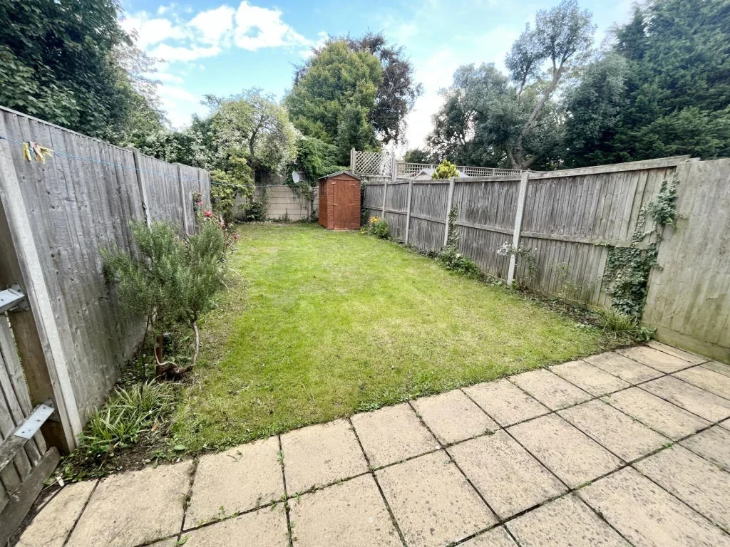 House Leigh Hunt Drive in Greater London