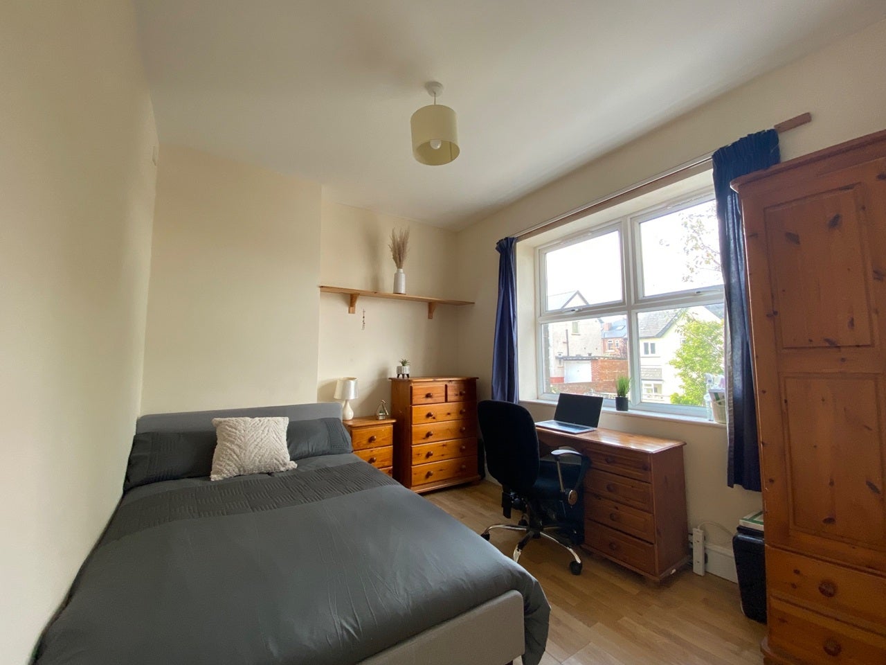 Room Arran Road in Sheffield