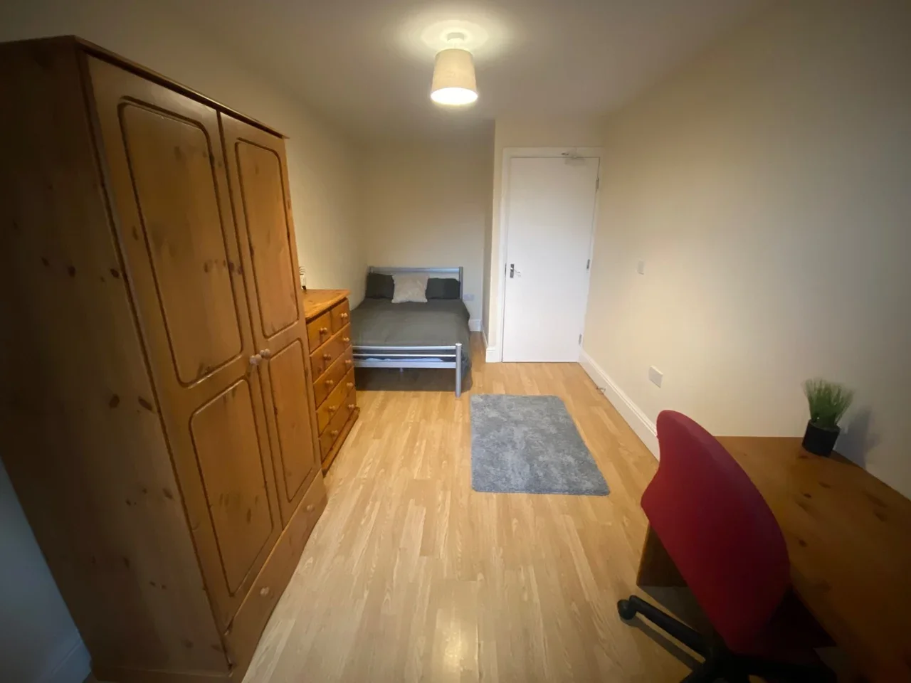 Room Arran Road in Sheffield