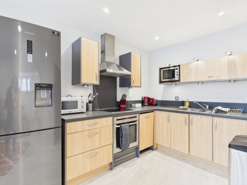 Flat Clarence Street in Borough of Spelthorne