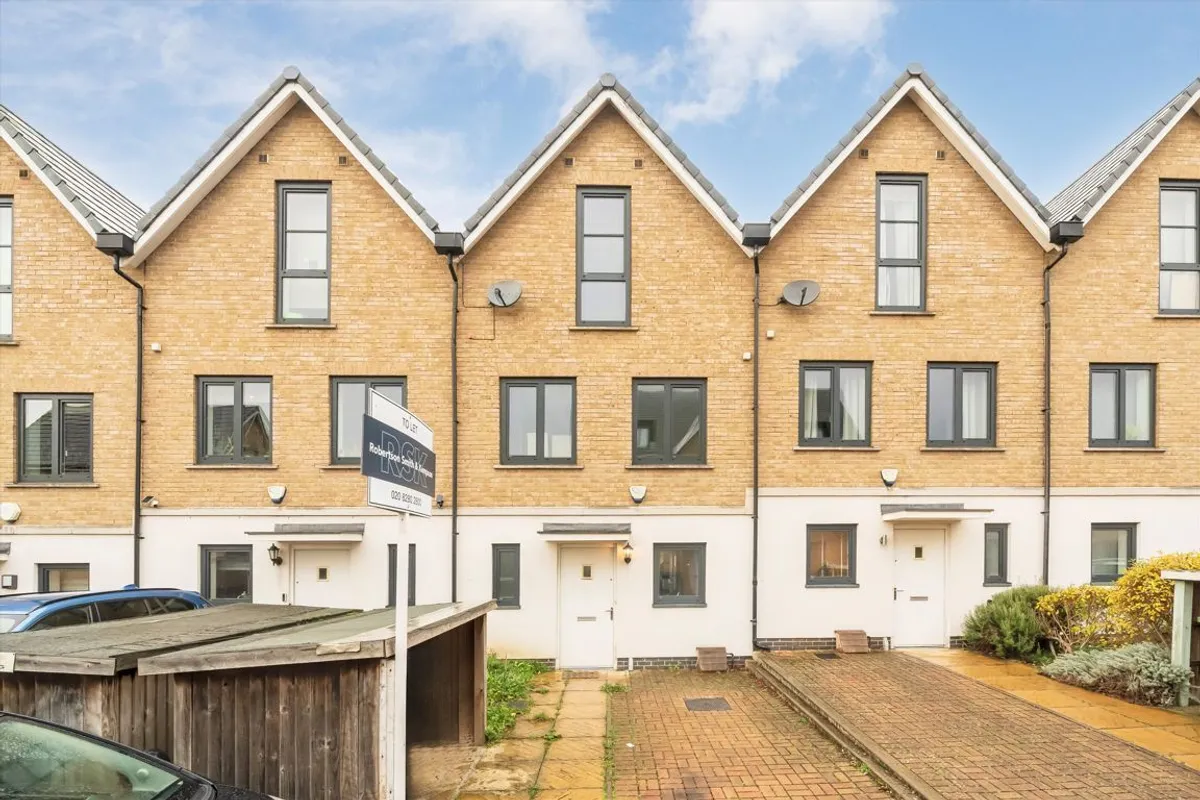 House Dock Meadow Reach in Greater London