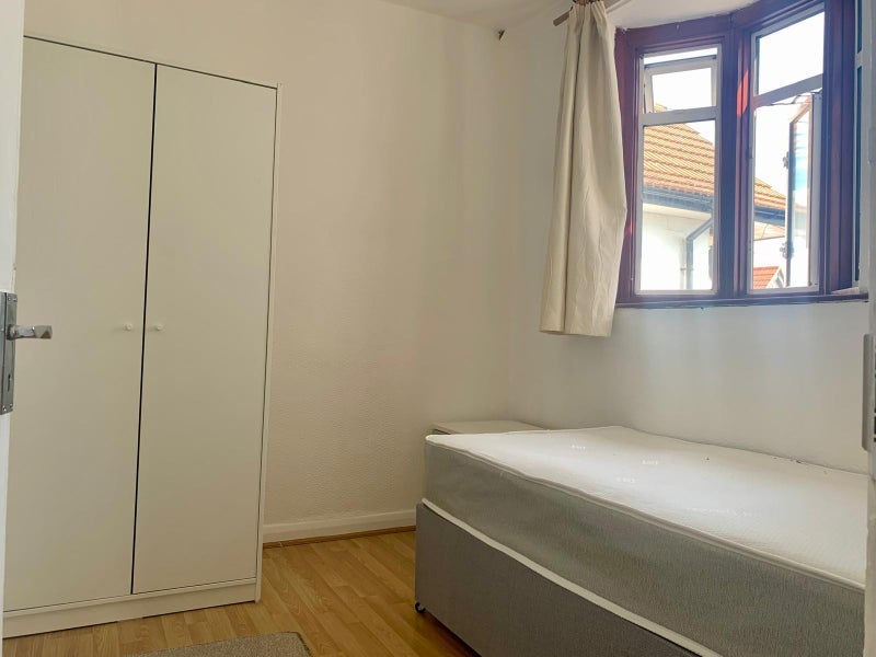 Room Pasteur Gardens in Greater London