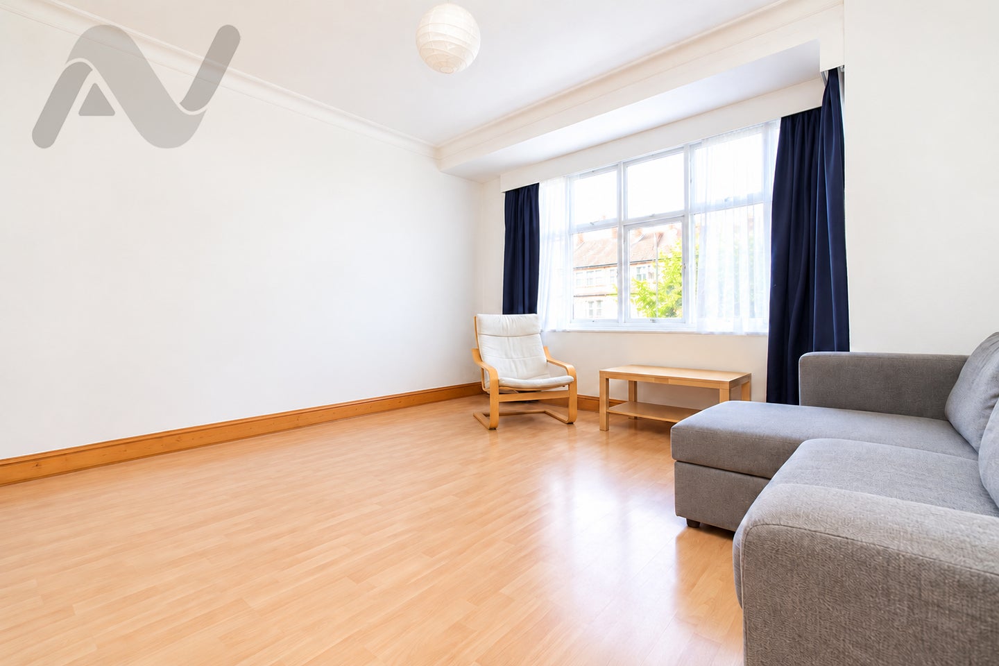 Flat Endymion Road in Greater London