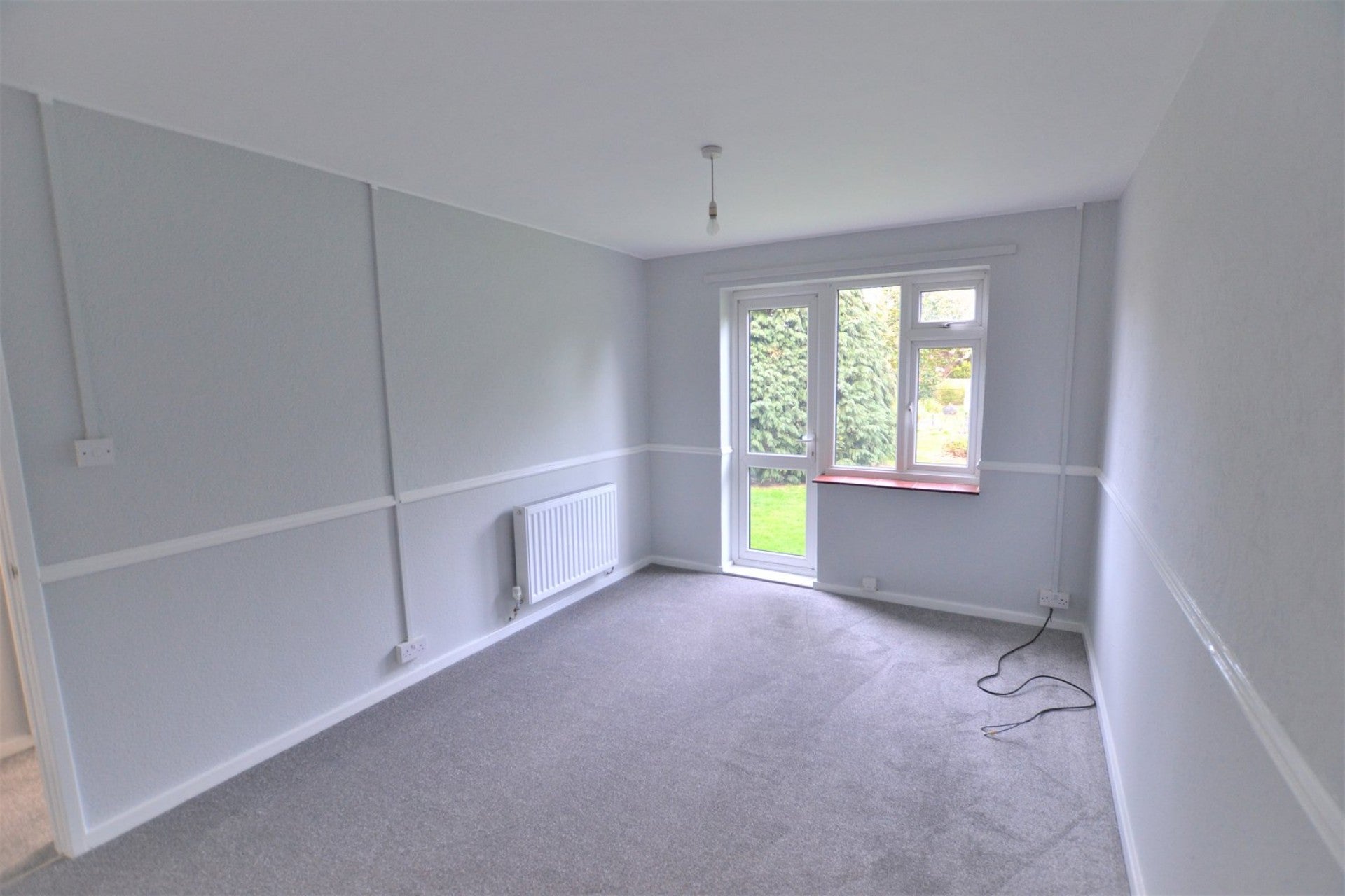 Flat Sutherland Avenue in Rother