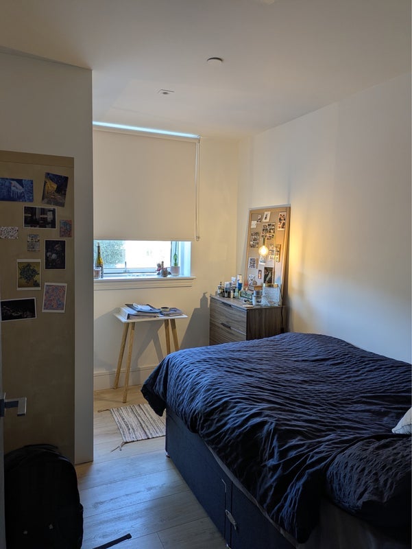 Room North End Road in Greater London