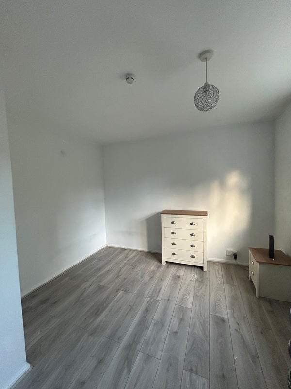 Room Linden Grove in Greater London