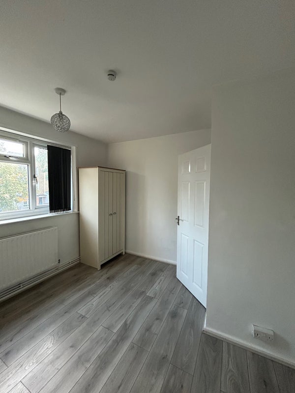Room Linden Grove in Greater London