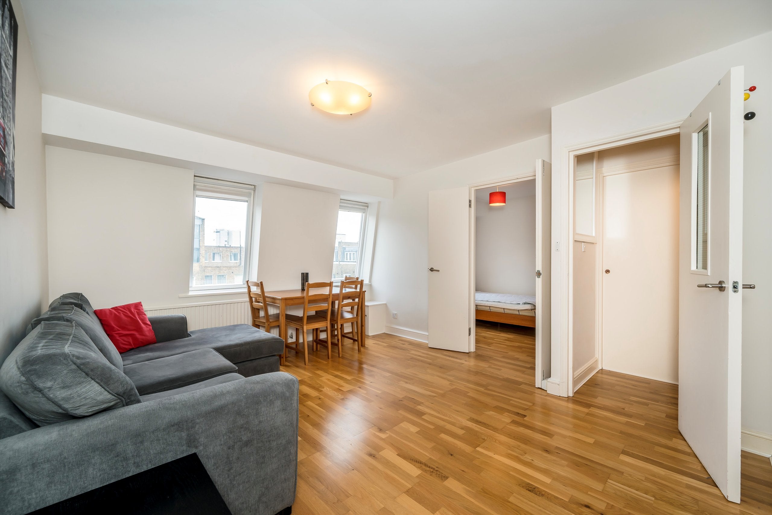 Flat Nevern Square in Greater London