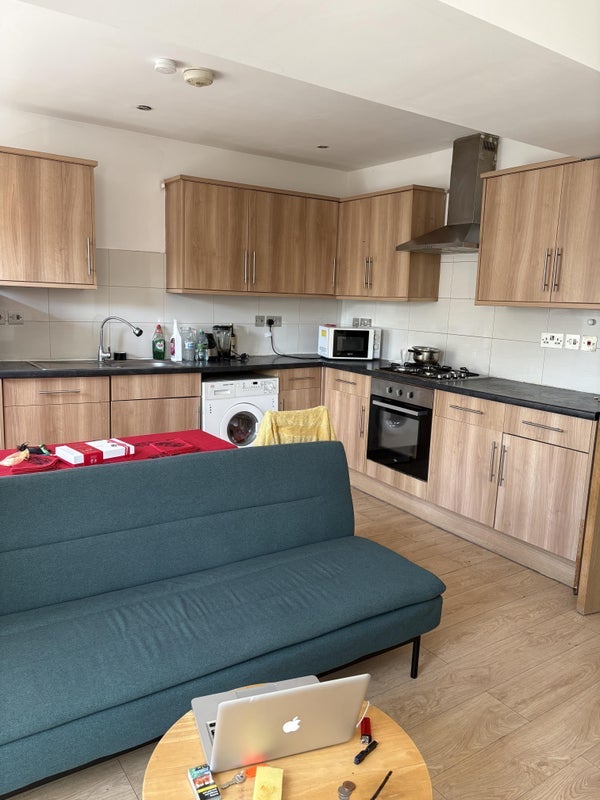 Room High Street in Greater London