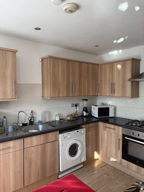 Room High Street in Greater London