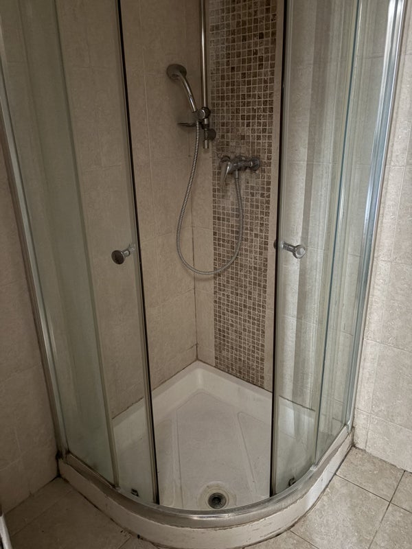 Room High Street in Greater London