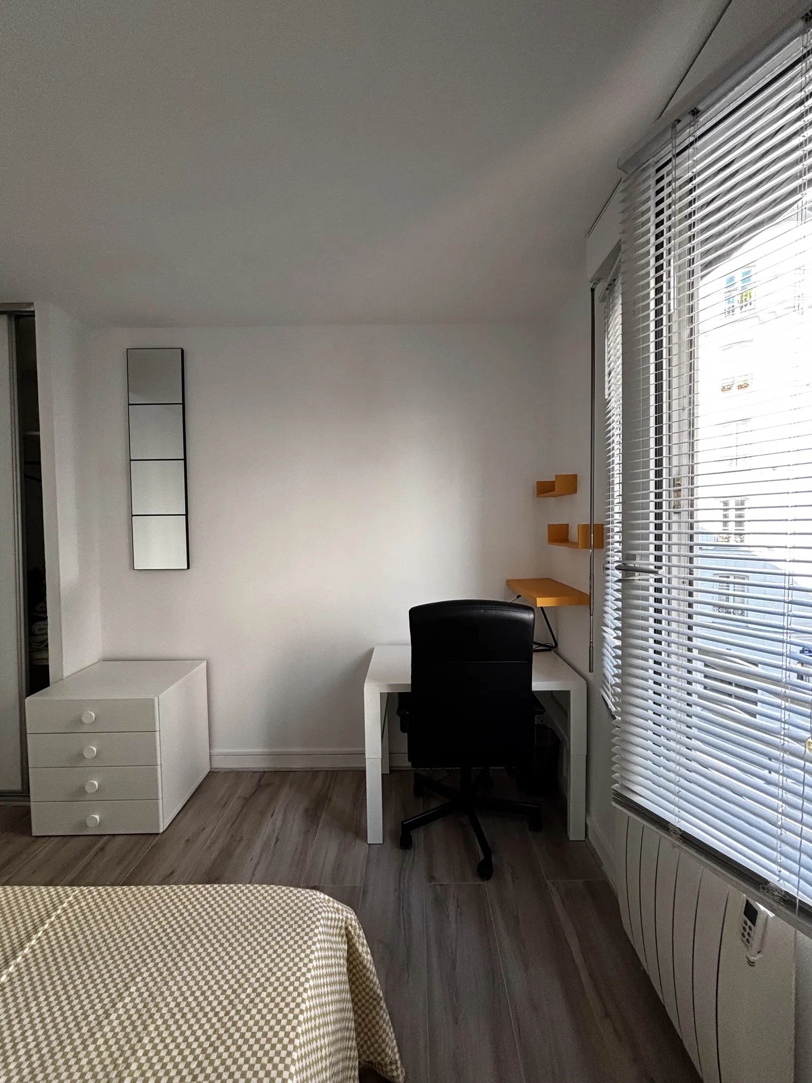 Chambre Rue Vercingétorix à Paris