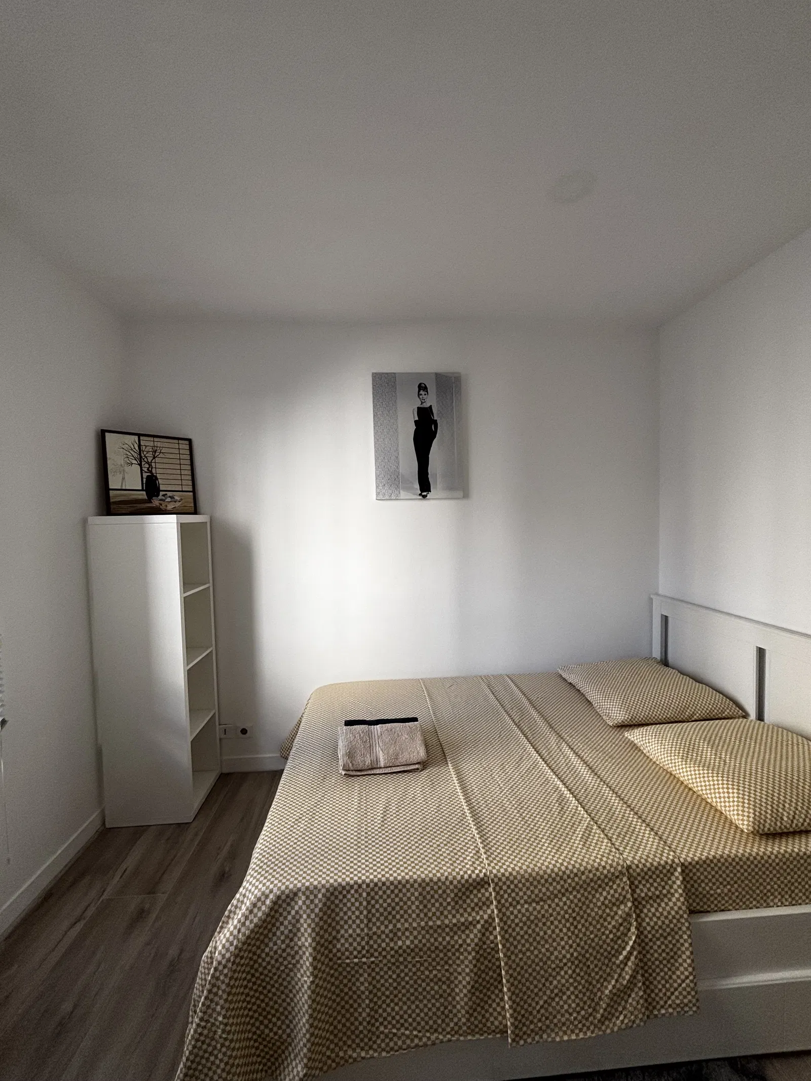 Chambre Rue Vercingétorix à Paris