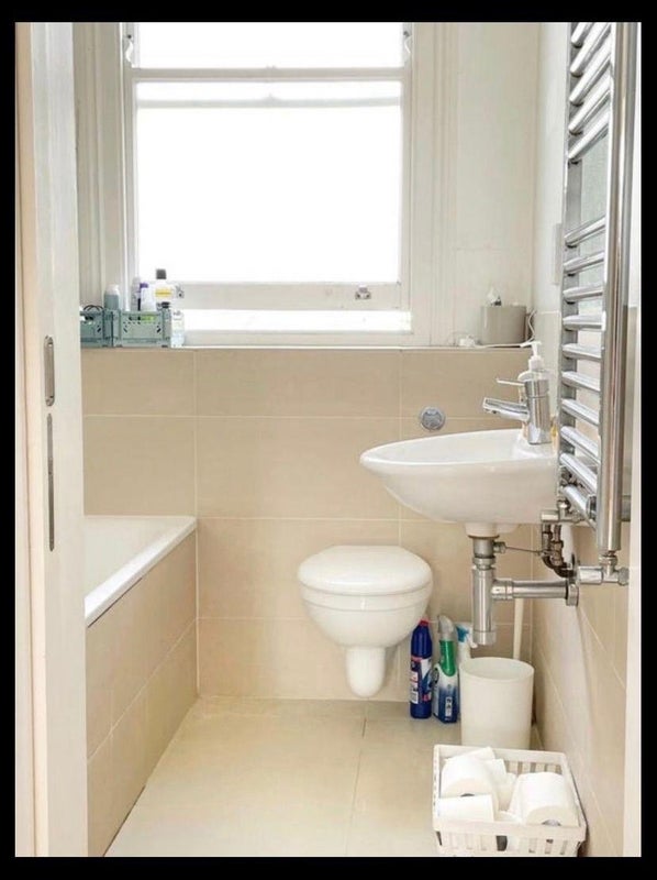 Room Cornwall Avenue in Greater London