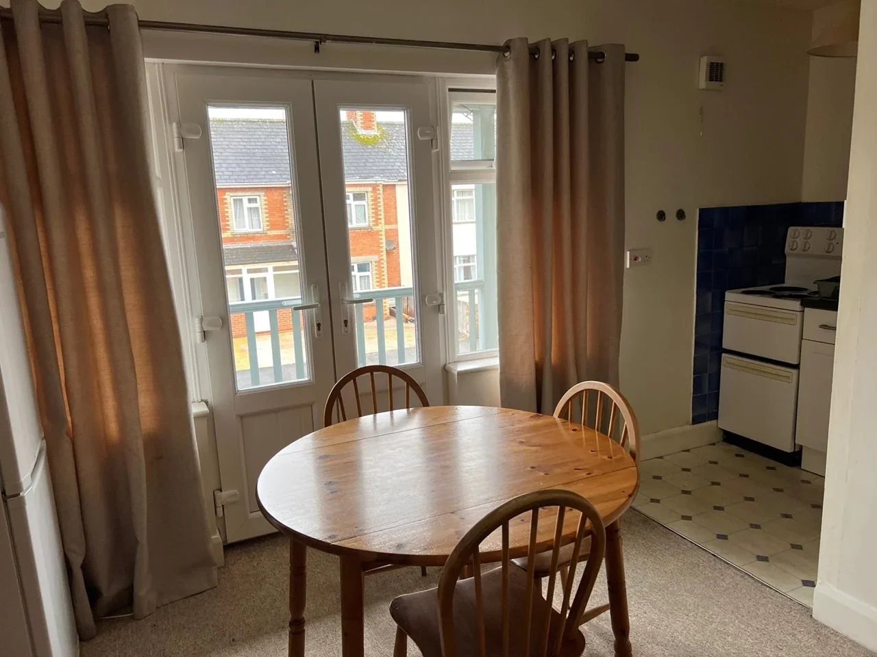 Room Priory Avenue in Taunton