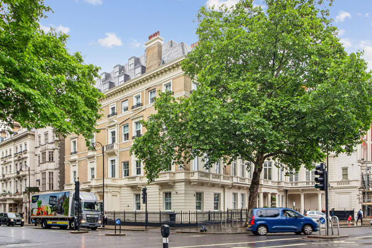 Flat Hyde Park Gate in Greater London