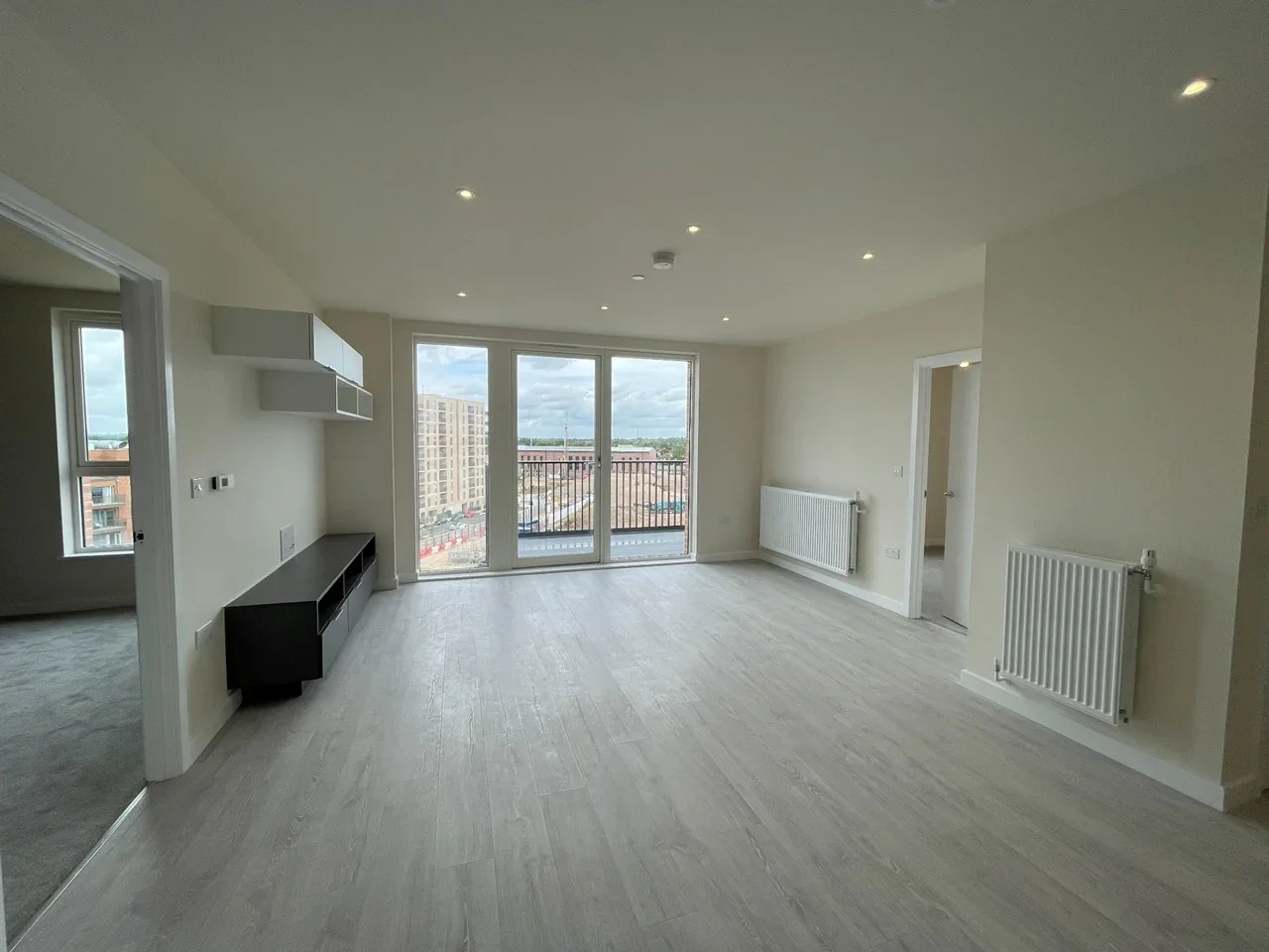 Flat Hargrave Drive in Greater London