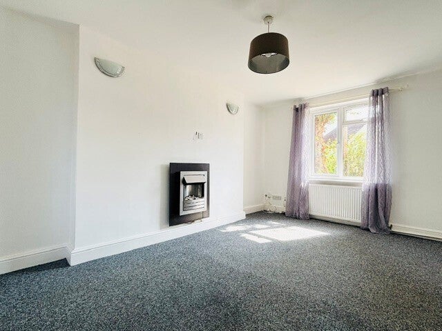 Flat Dilbridge Road East in Colchester