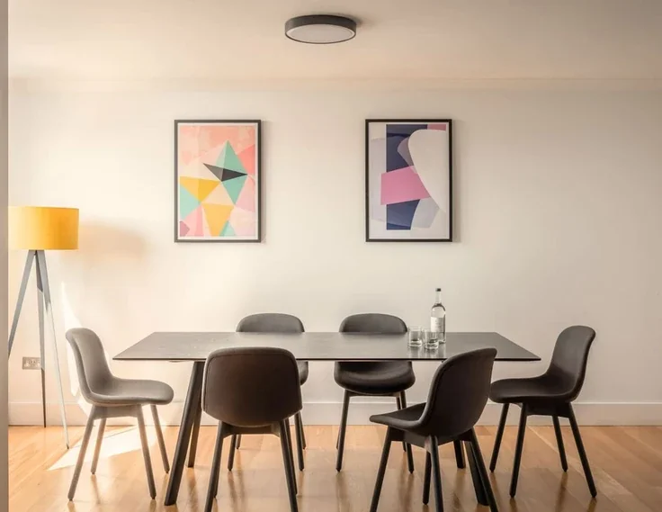 Flat Kensington High Street in Greater London
